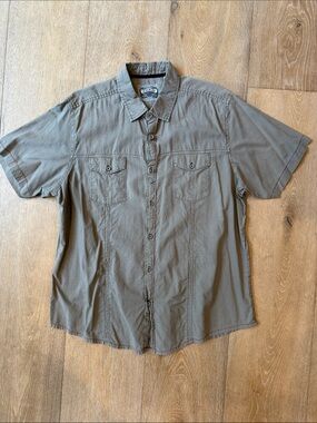Jeremiah Short-Sleeve Men's Casual Button-Up Shirt - Olive